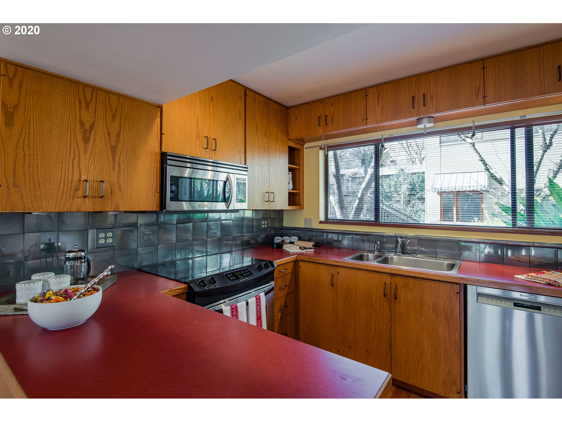 970 Lincoln Street Eugene, OR 97401 - Photo 5 of 31