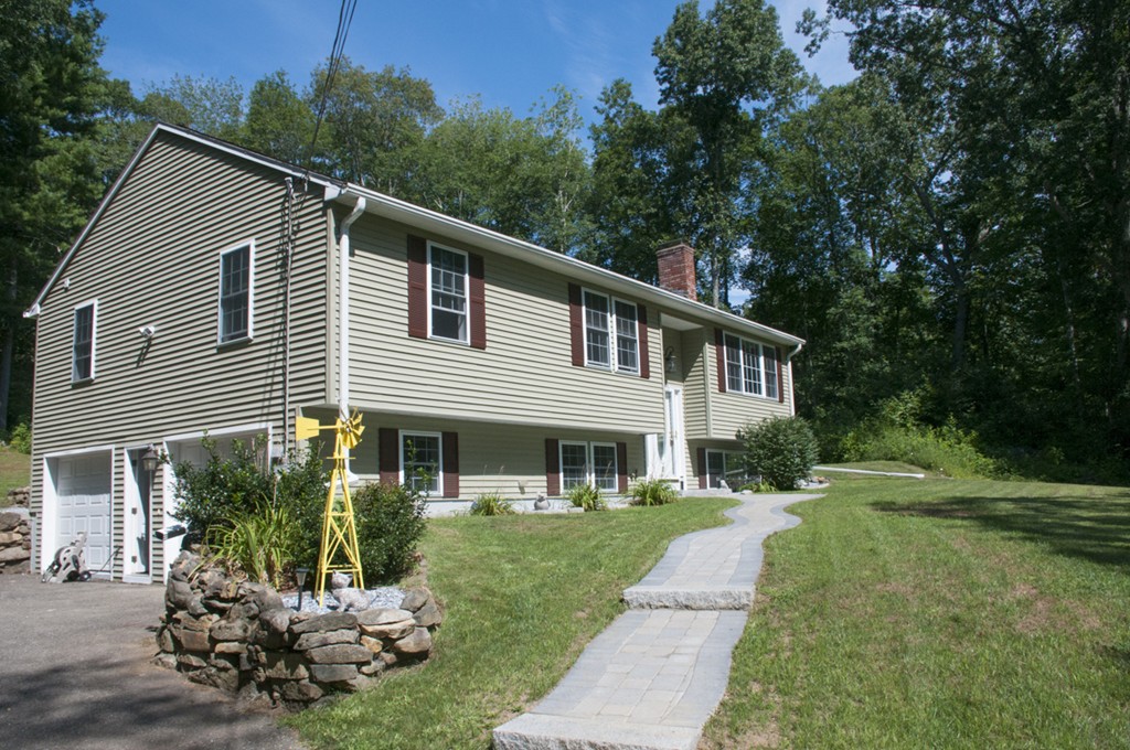 7 Town Farm Road North Brookfield, MA 01535 - Photo 2 of 25 Gallery Image 2