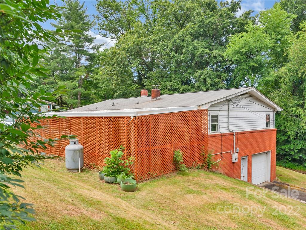 85 Chapman Street Clyde, NC 28721 - Photo 15 of 15 Gallery Image 15