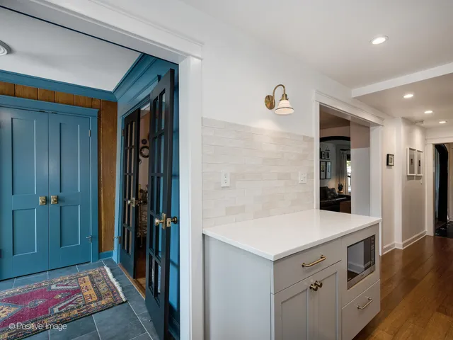 $825,000 | 4017 North Whipple Street, Chicago, IL 60618