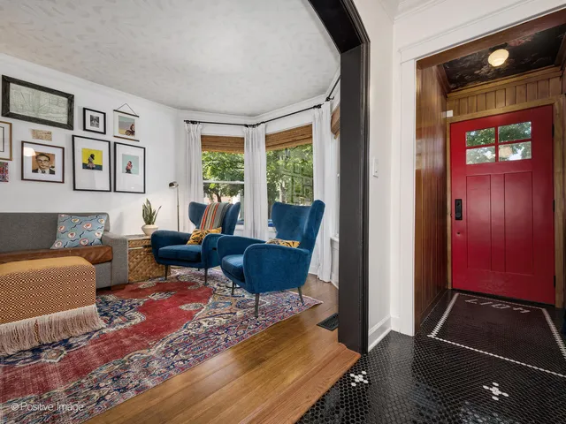 $825,000 | 4017 North Whipple Street, Chicago, IL 60618