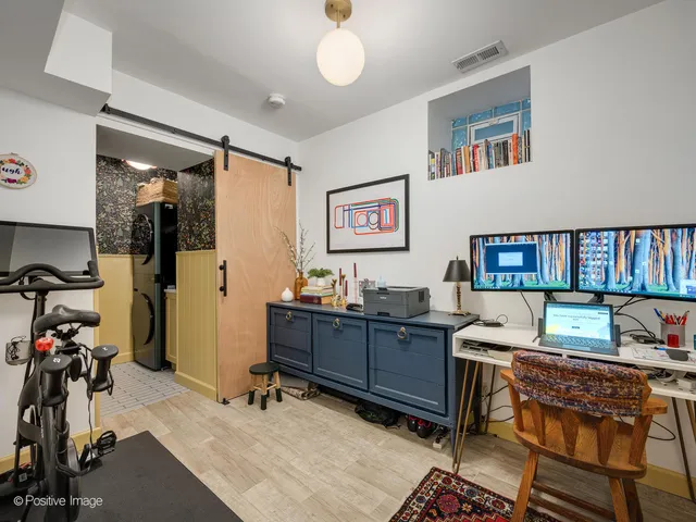 $825,000 | 4017 North Whipple Street, Chicago, IL 60618
