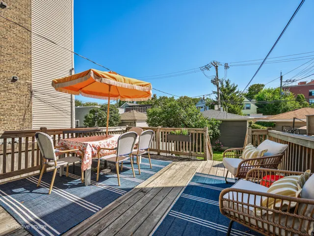 $825,000 | 4017 North Whipple Street, Chicago, IL 60618