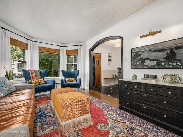 $825,000 | 4017 North Whipple Street, Chicago, IL 60618