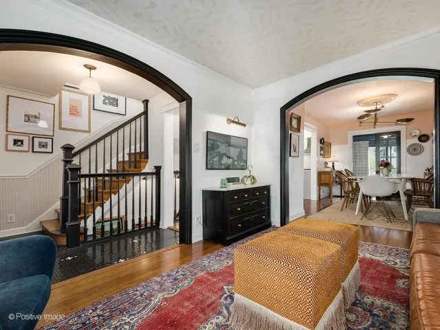 $825,000 | 4017 North Whipple Street, Chicago, IL 60618