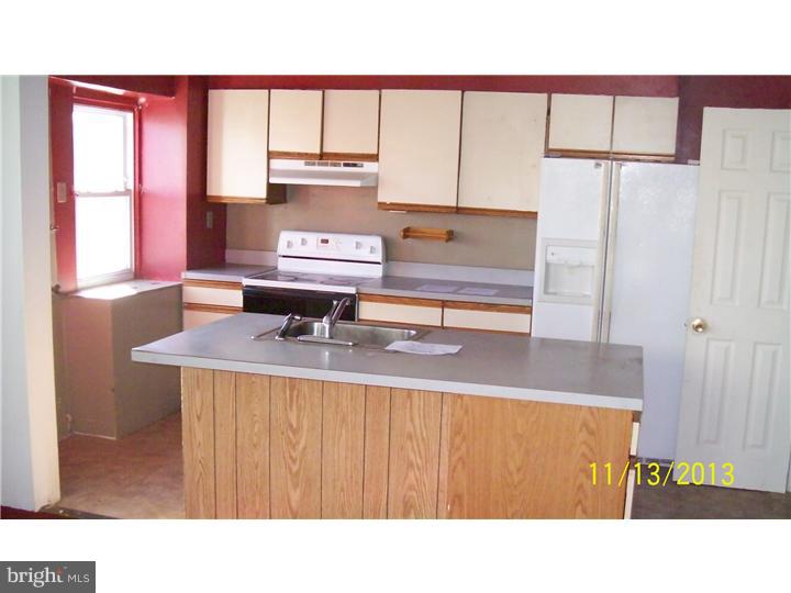123 Copley Road Upper Darby, PA 19082 - Photo 6 of 17 Kitchen