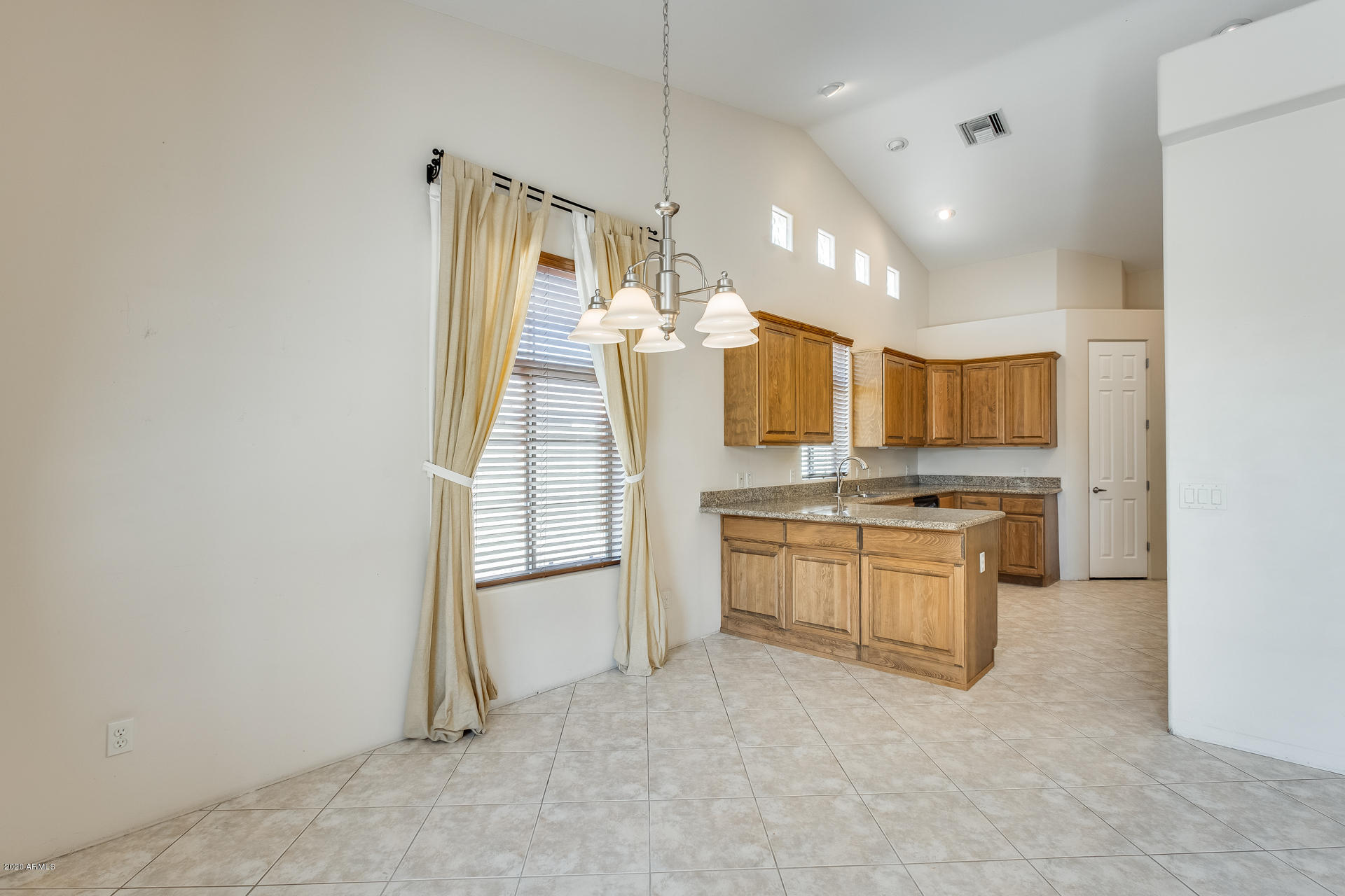 1005 East Hearn Road Phoenix, AZ 85022 - Photo 11 of 33