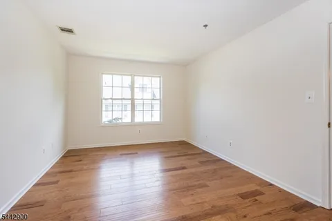 $479,000 | 200 Cambridge Court, Unit 200, Clifton, NJ 07014