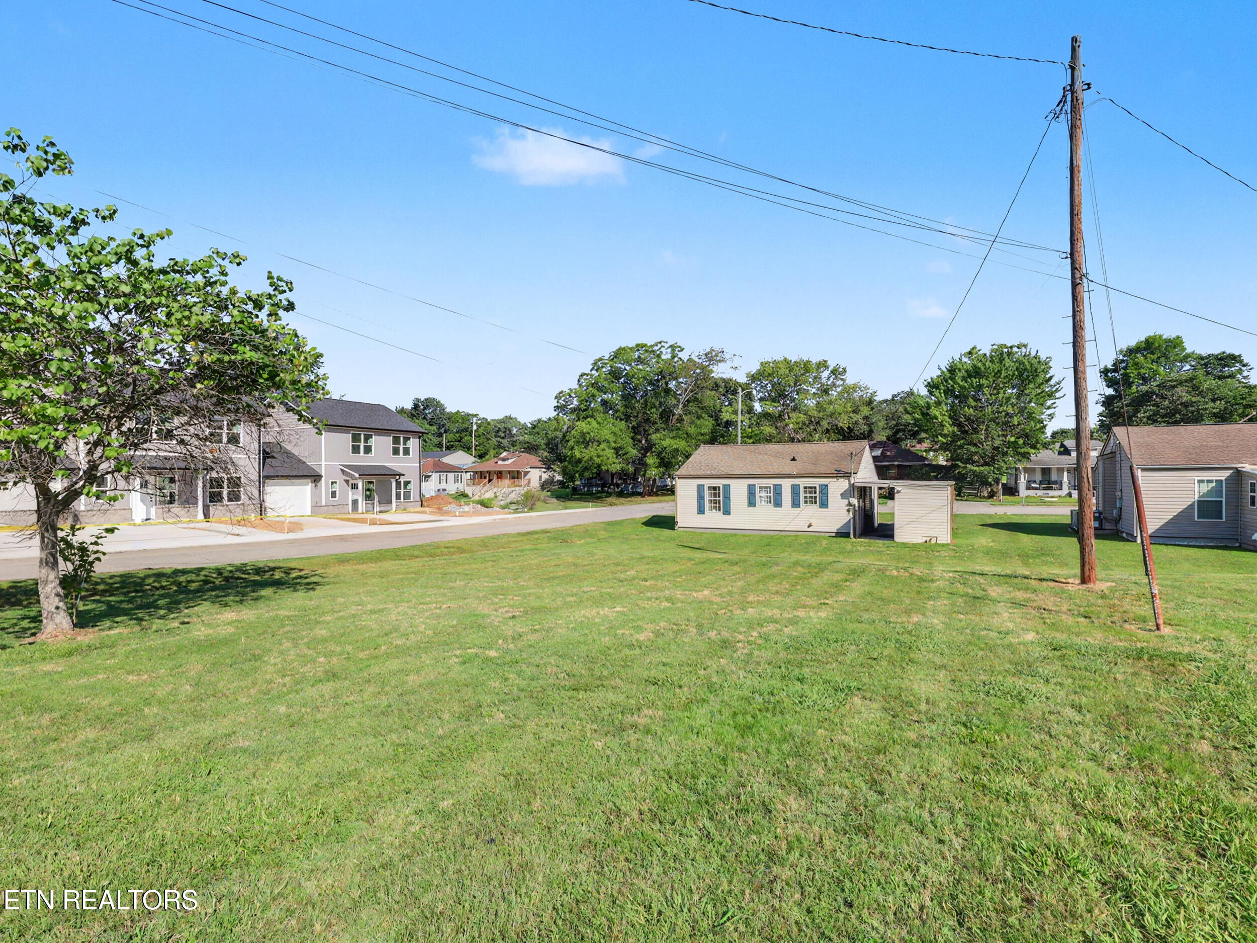 281 Lindsay Street Alcoa, TN 37701 - Photo 4 of 25 25_img_4997