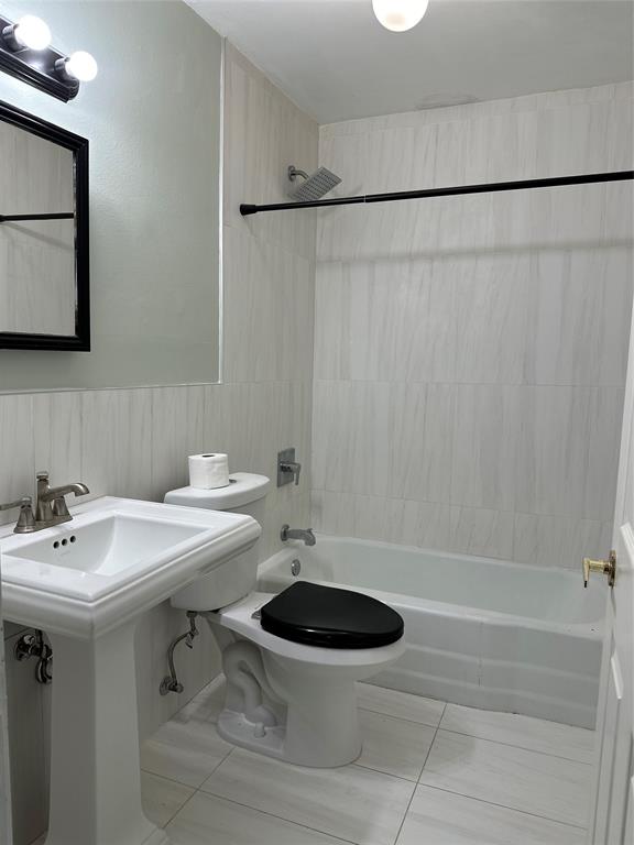 1504 Braes Ridge Drive, Unit B Austin, TX 78723 - Photo 5 of 7