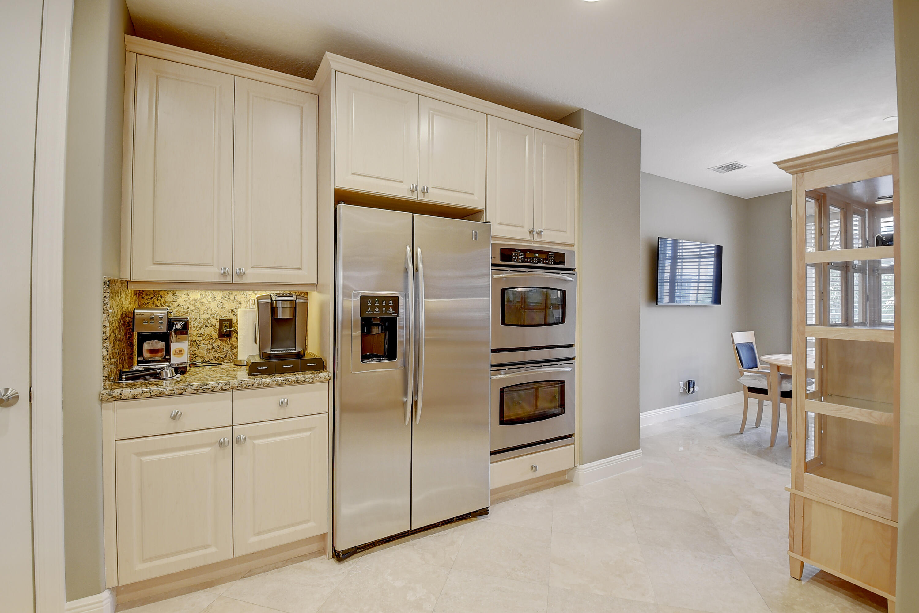 5645 Northeast Trieste Way Boca Raton, FL 33487 - Photo 14 of 36 Kitchen