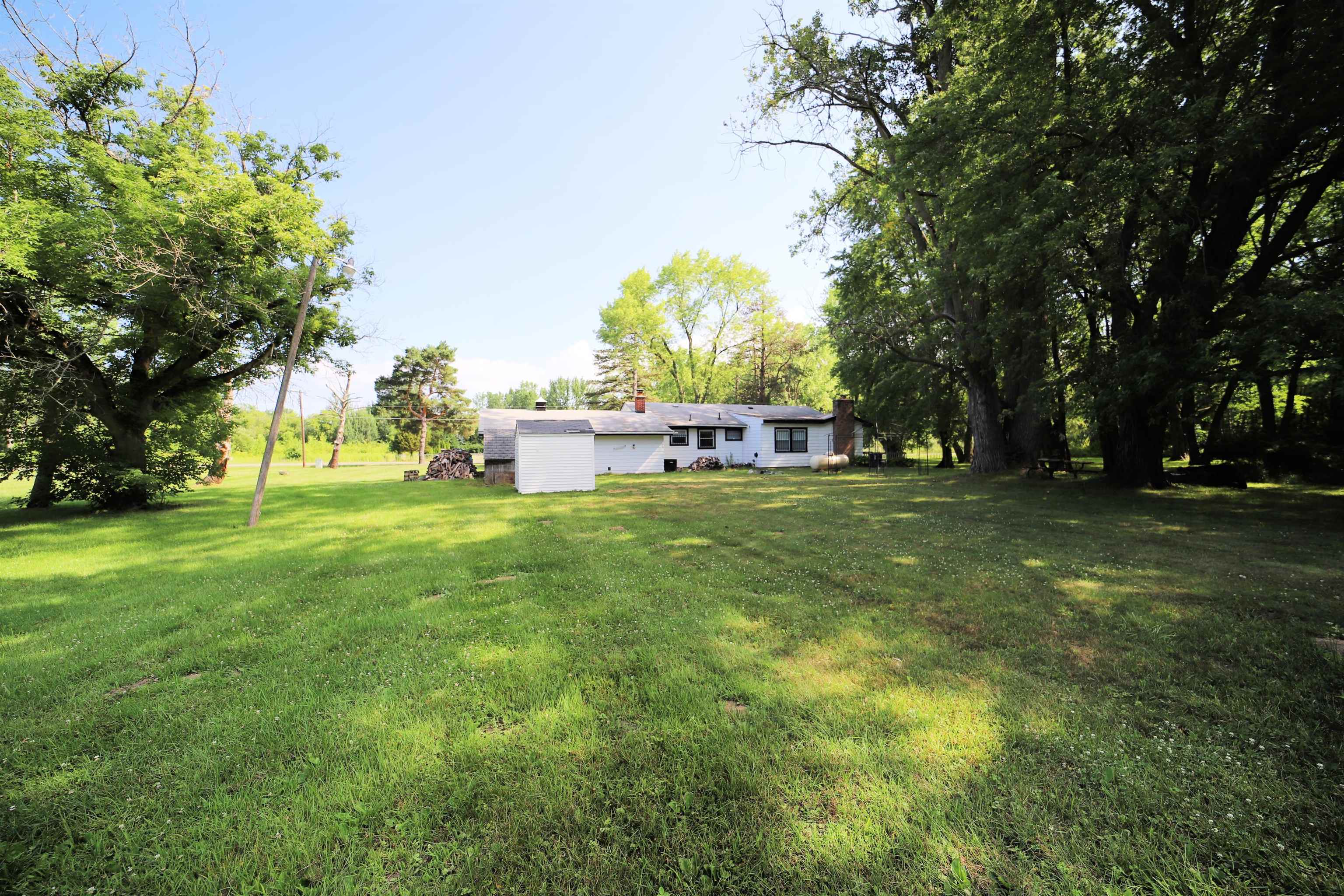 8133 West Frances Road Flushing, MI 48433 - Photo 19 of 31 50083445-18.JPG