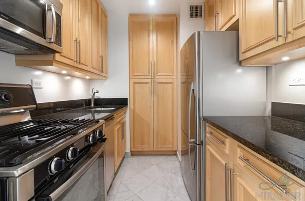 $6,000 | 145 West 67th Street, Unit 40J | Upper West Side