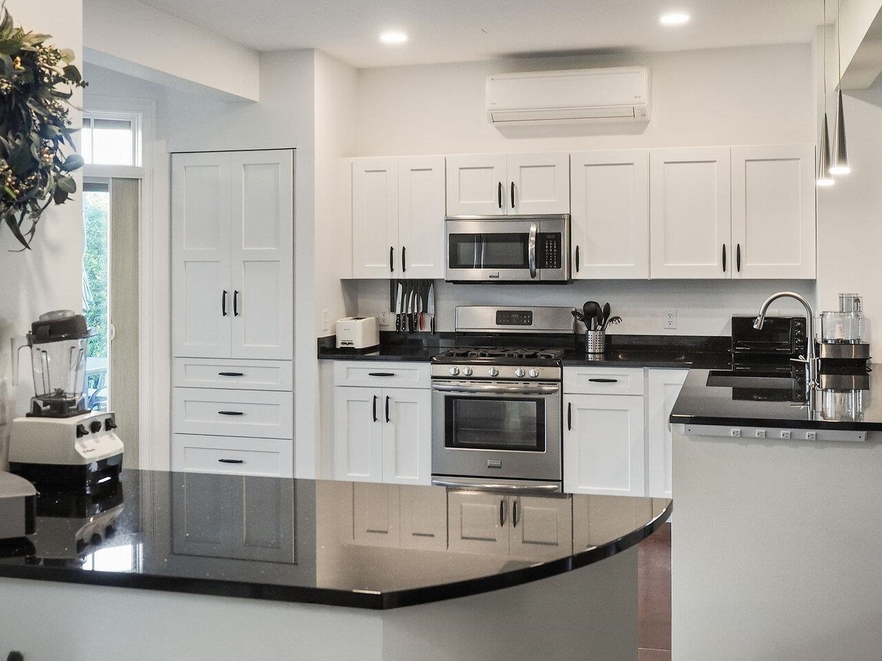 541 Golf Course Road South Burlington, VT 05403 - Photo 2 of 34