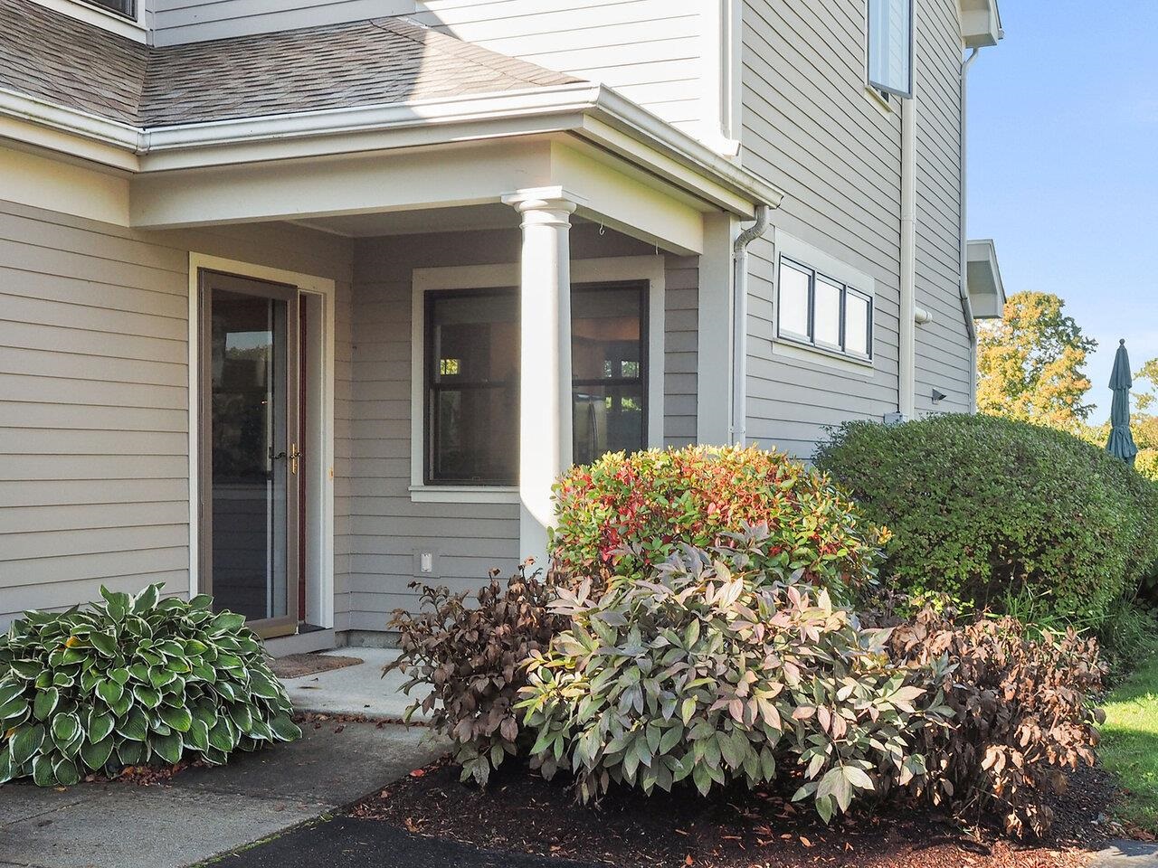 541 Golf Course Road South Burlington, VT 05403 - Photo 7 of 34