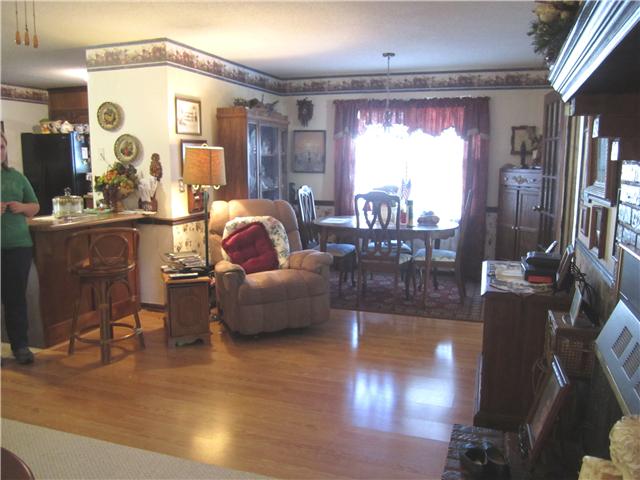 221 Robinhood Road Pulaski, TN 38478 - Photo 4 of 17 Dining Room