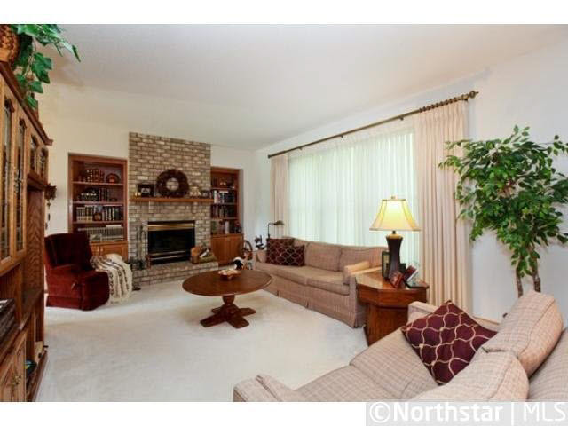13790 Elkhart Road Apple Valley, MN 55124 - Photo 3 of 12