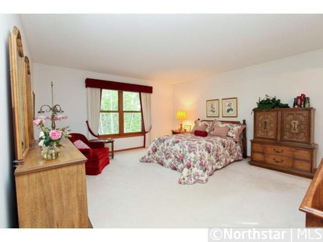 13790 Elkhart Road Apple Valley, MN 55124 - Photo 9 of 12