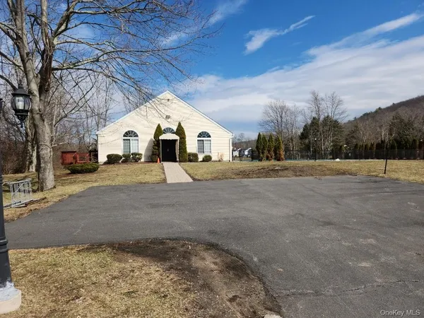 $395,000 | 223 Eagleton Drive, Monroe, NY 10950