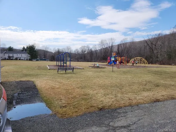 $395,000 | 223 Eagleton Drive, Monroe, NY 10950