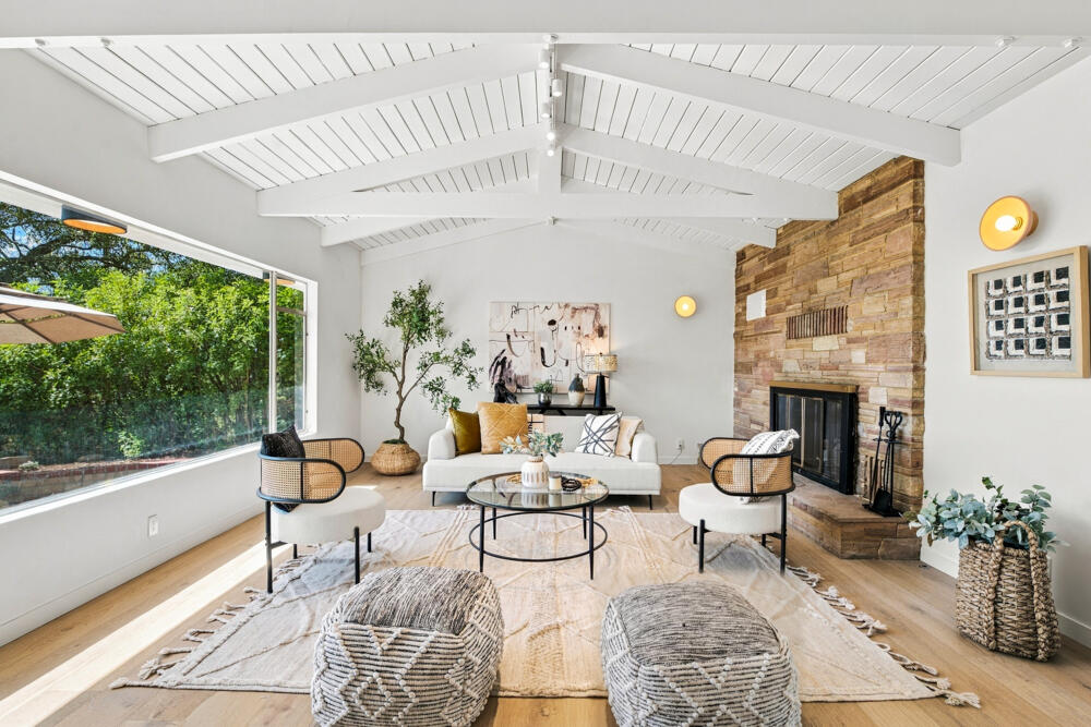 975 Tornoe Road Santa Barbara, CA 93105 - Photo 4 of 27 Living Room 2