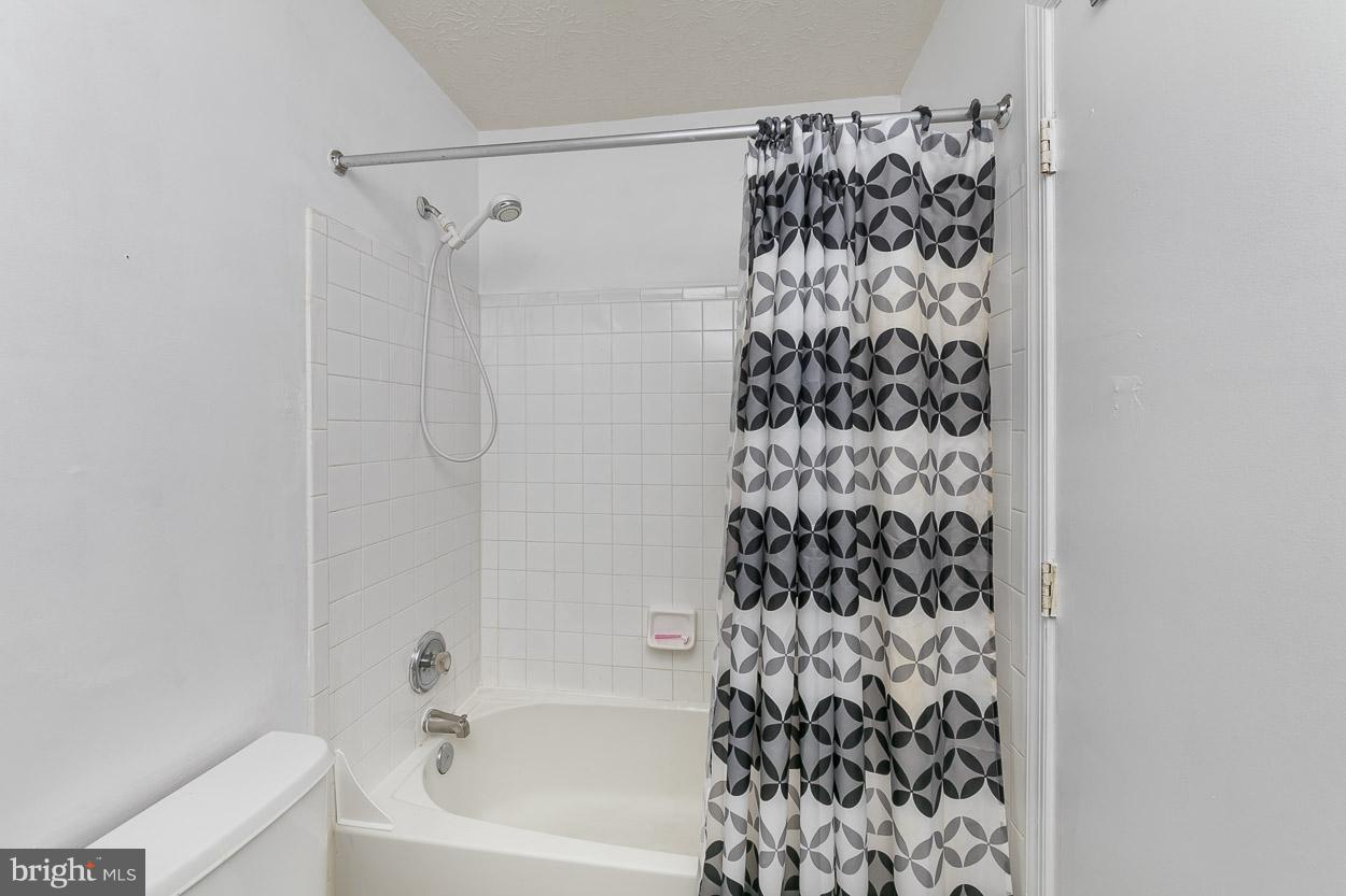 7614 Gladstone Road Baltimore, MD 21244 - Photo 17 of 23 Bath