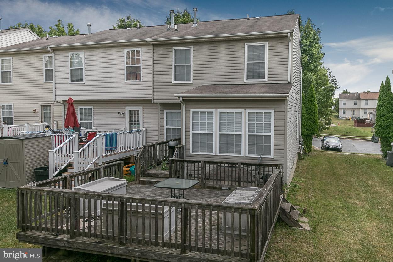 7614 Gladstone Road Baltimore, MD 21244 - Photo 23 of 23 Deck
