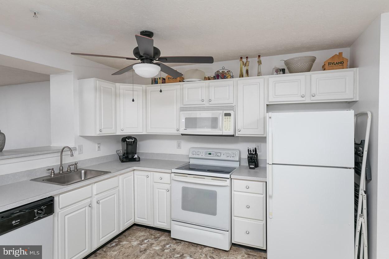 7614 Gladstone Road Baltimore, MD 21244 - Photo 5 of 23 Kitchen