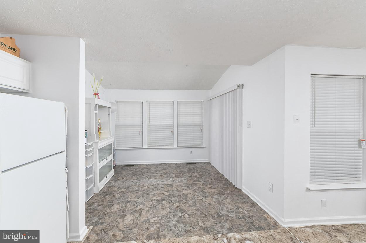 7614 Gladstone Road Baltimore, MD 21244 - Photo 6 of 23 Kitchen