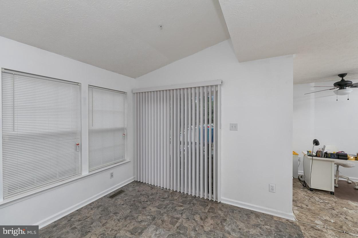7614 Gladstone Road Baltimore, MD 21244 - Photo 7 of 23 Dining Room