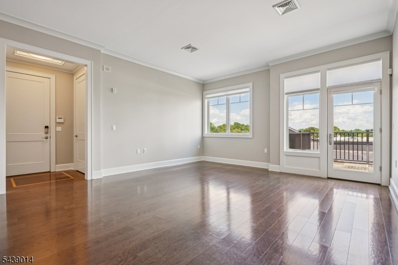 33 Green Village Road Madison, NJ 07940 - Photo 3 of 22