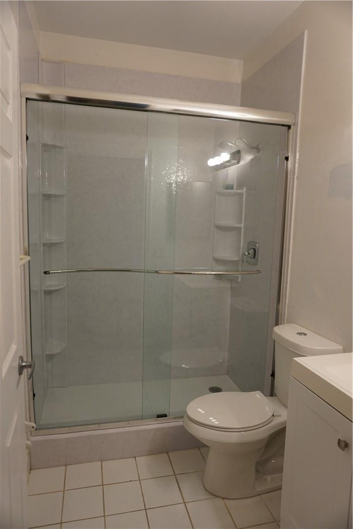 85 Gulfstream Road, Unit 105A Dania Beach, FL 33004 - Photo 37 of 80 Main/shared bathroom. Spotless!!