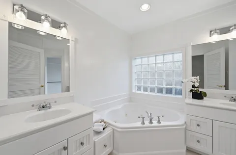 $1,565,000 | 2106 Cypress Point East, Austin, TX 78746