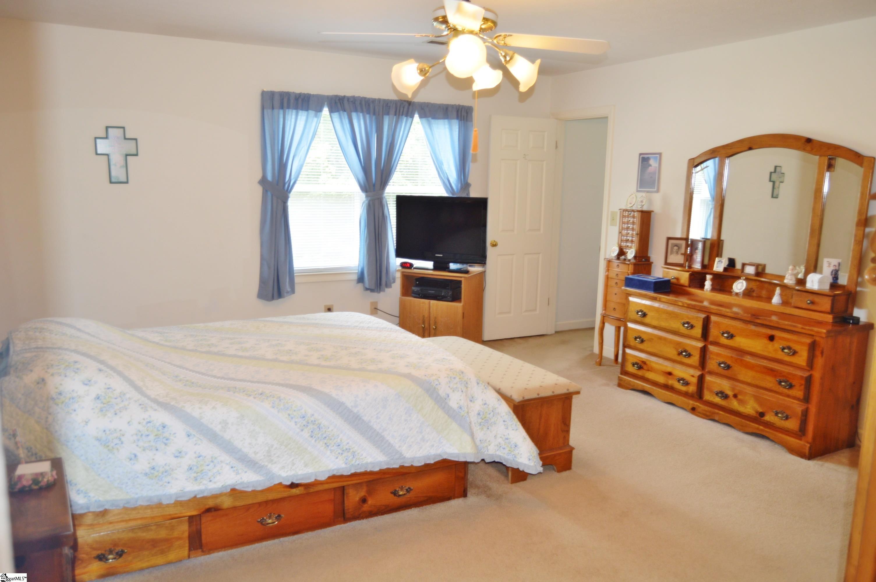 309 Cobblestone Road Greenville, SC 29615 - Photo 18 of 33 Gallery Image 18