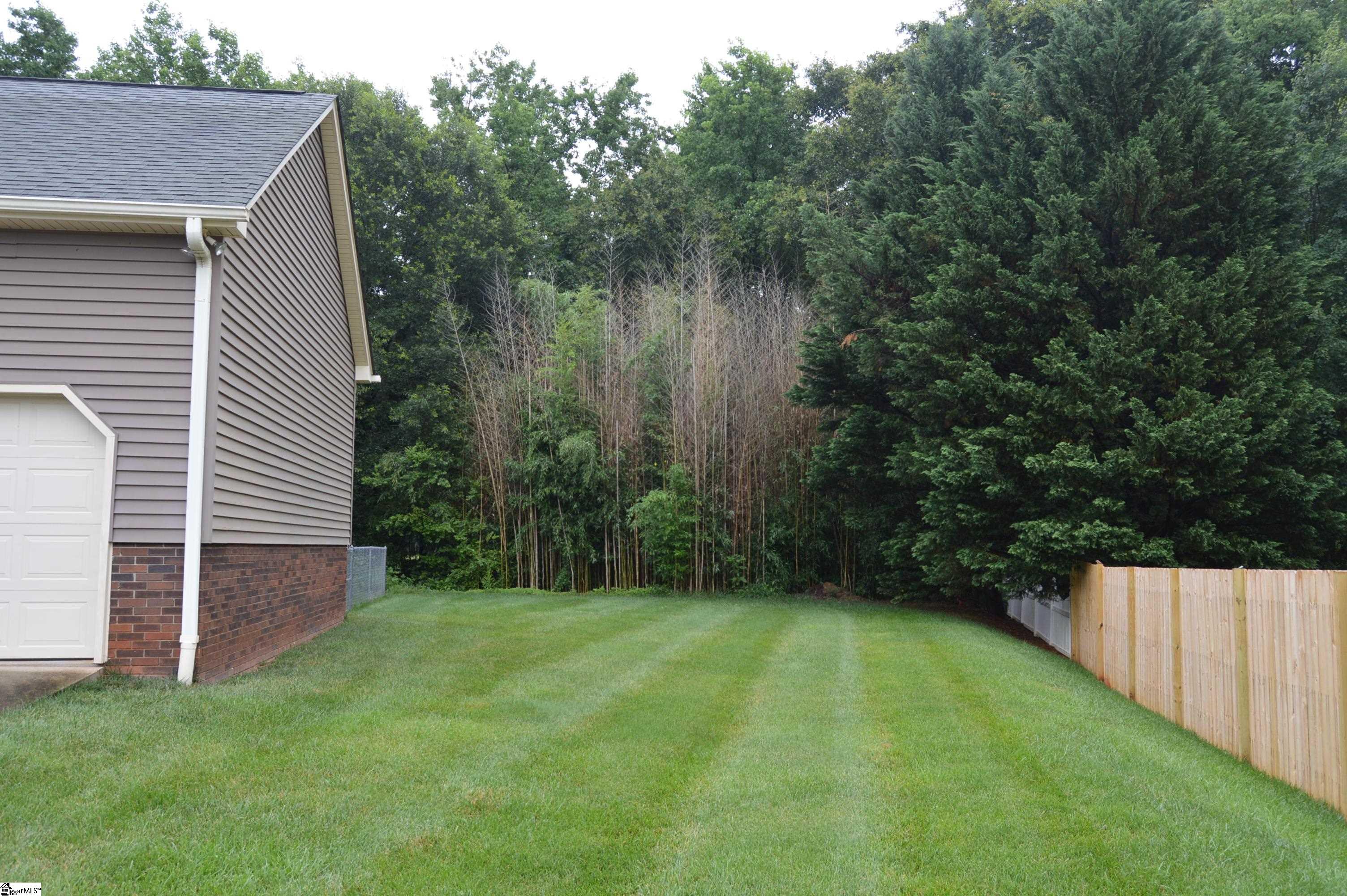 309 Cobblestone Road Greenville, SC 29615 - Photo 2 of 33 Gallery Image 2
