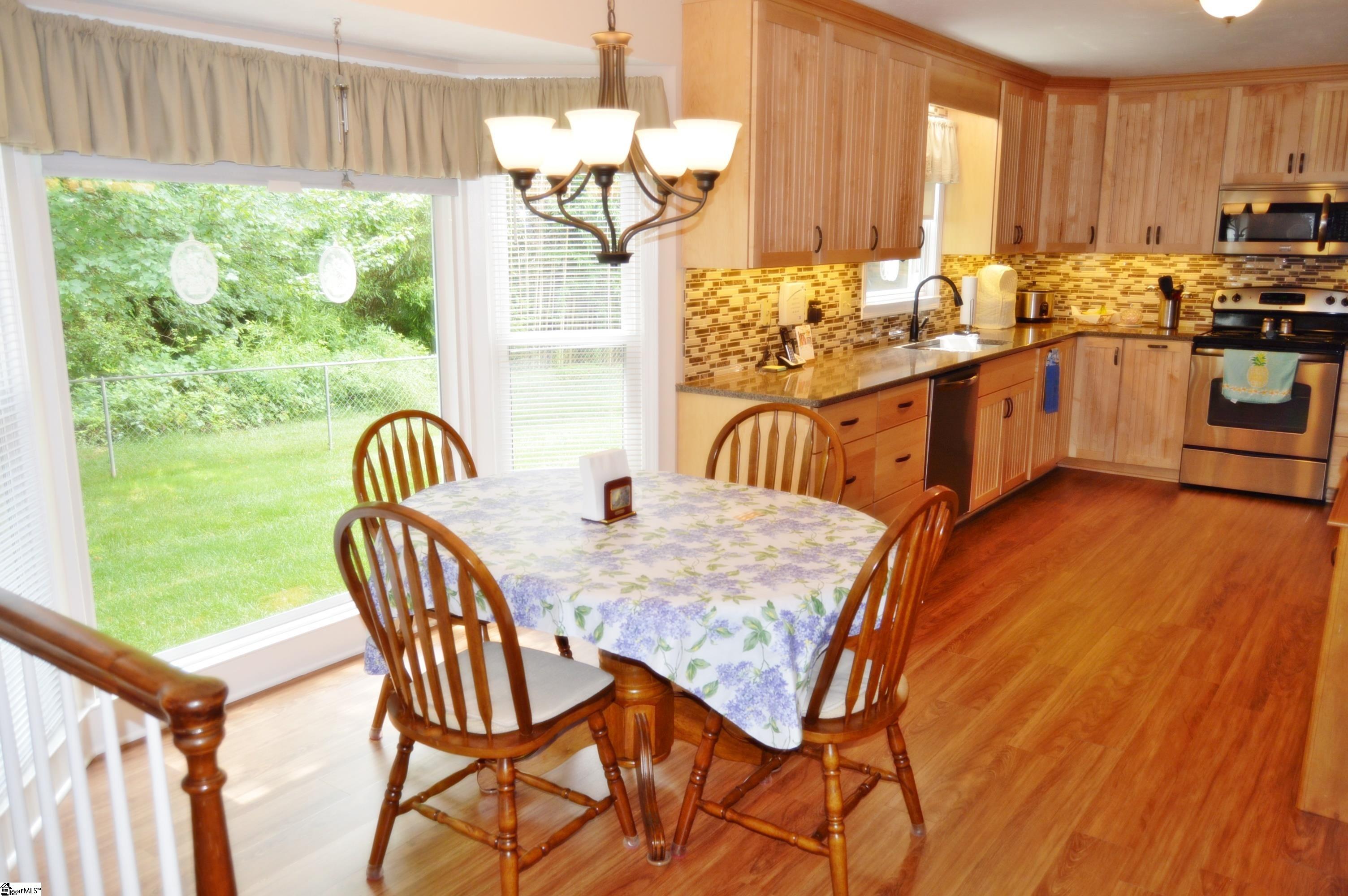 309 Cobblestone Road Greenville, SC 29615 - Photo 5 of 33 Gallery Image 5