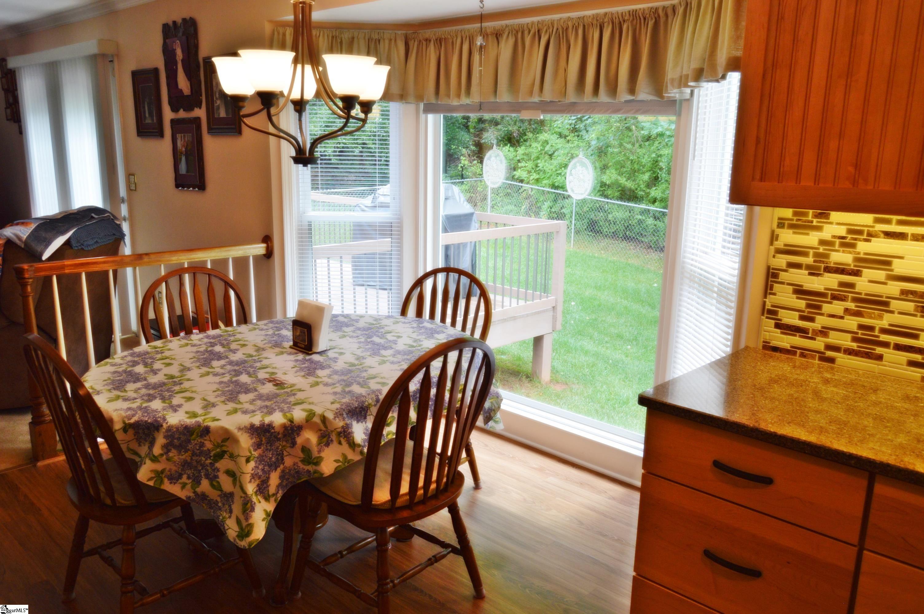 309 Cobblestone Road Greenville, SC 29615 - Photo 9 of 33 Gallery Image 9