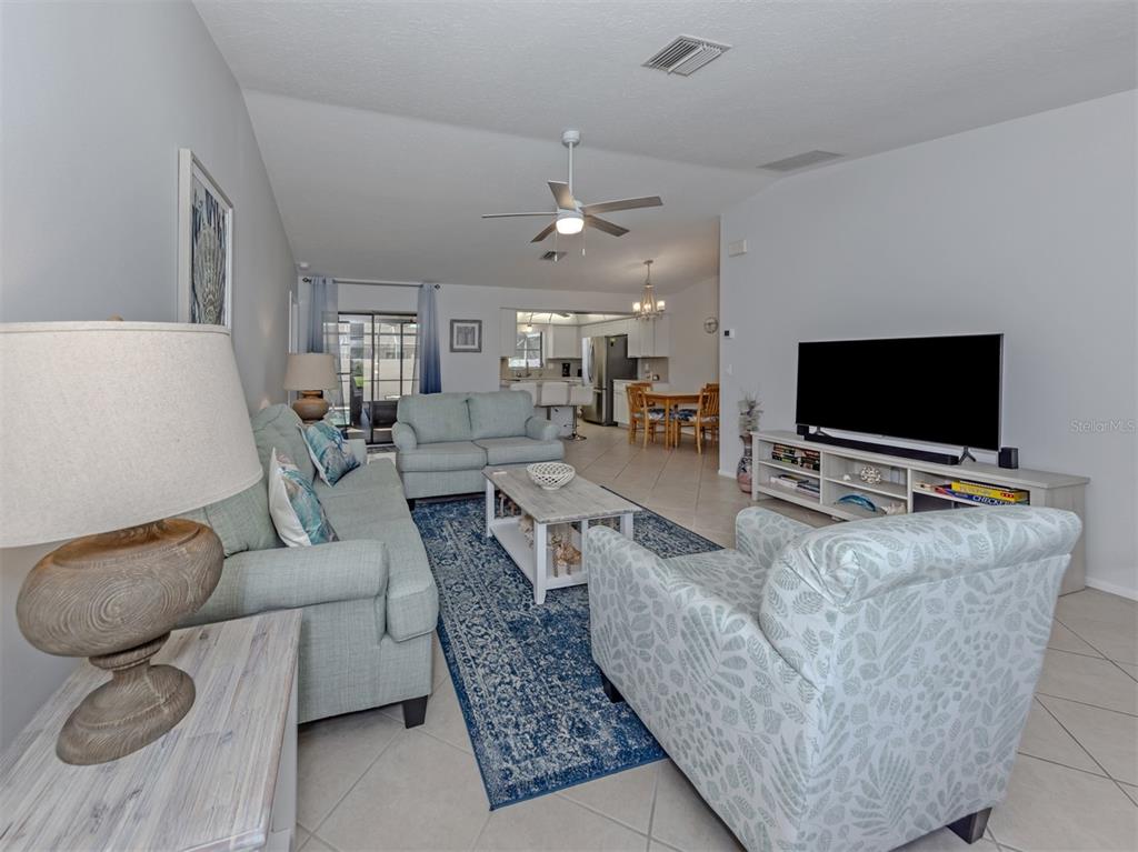 1211 Southland Road Venice, FL 34293 - Photo 14 of 38 Gallery Image 14