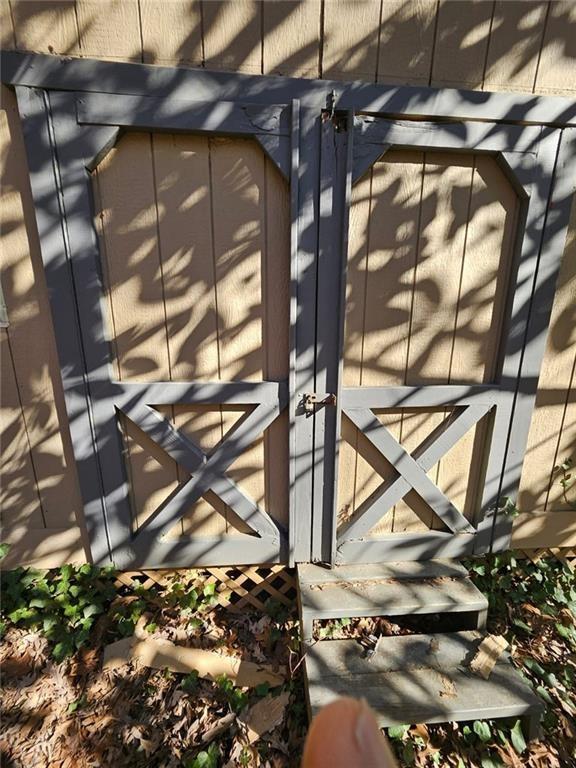 362 Old Ivy Road Northeast Atlanta, GA 30342 - Photo 10 of 15