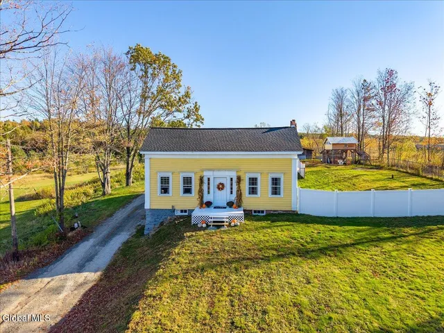 $369,900 | 3078 Highway 7, Pittstown, NY 12094