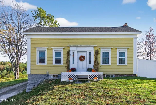 $369,900 | 3078 Highway 7, Pittstown, NY 12094