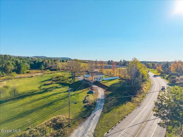 $369,900 | 3078 Highway 7, Pittstown, NY 12094