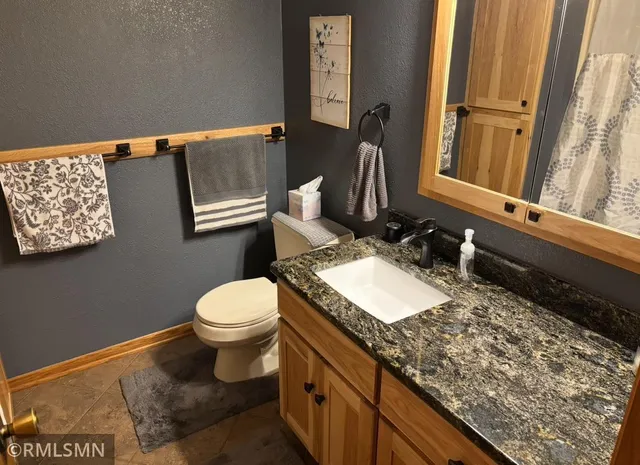 $399,000 | 205 Wacker Drive, Glencoe, MN 55336