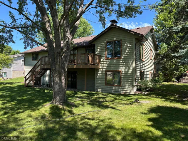 $399,000 | 205 Wacker Drive, Glencoe, MN 55336