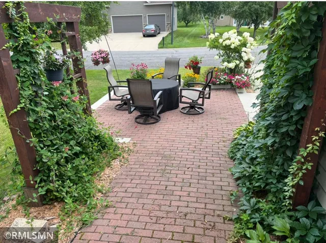 $399,000 | 205 Wacker Drive, Glencoe, MN 55336