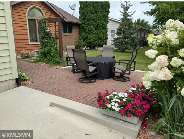 $399,000 | 205 Wacker Drive, Glencoe, MN 55336