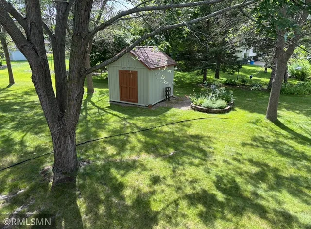 $399,000 | 205 Wacker Drive, Glencoe, MN 55336