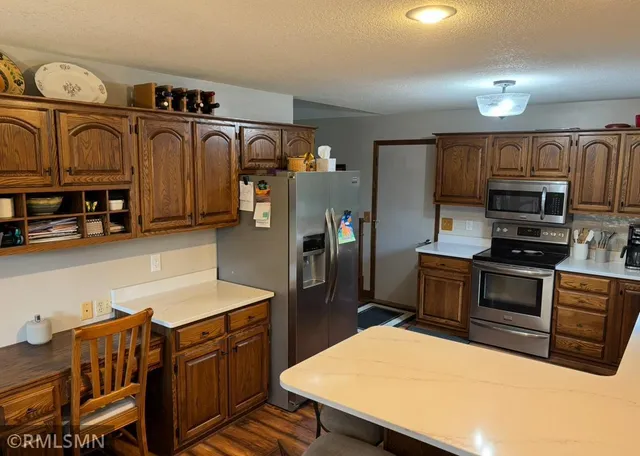 $399,000 | 205 Wacker Drive, Glencoe, MN 55336