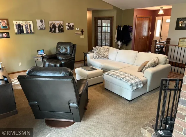 $399,000 | 205 Wacker Drive, Glencoe, MN 55336