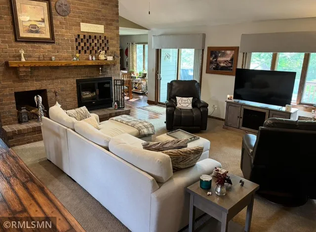 $399,000 | 205 Wacker Drive, Glencoe, MN 55336